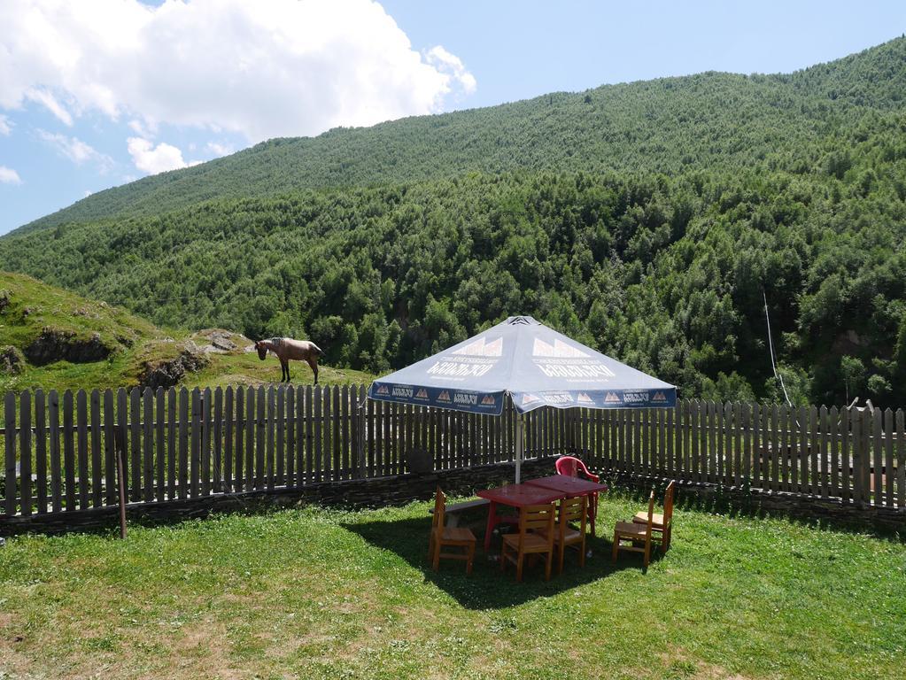 Chazhashi Guesthouse Ušguli Exteriér fotografie